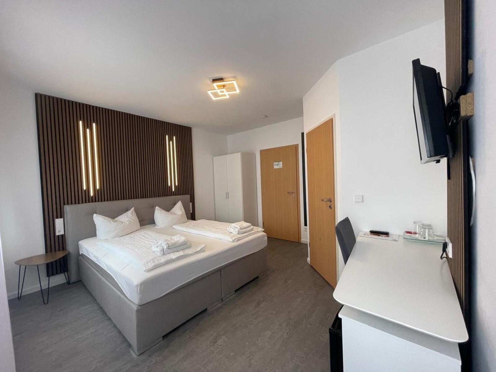Hotel Loewen Kusterdingen Bagian luar foto