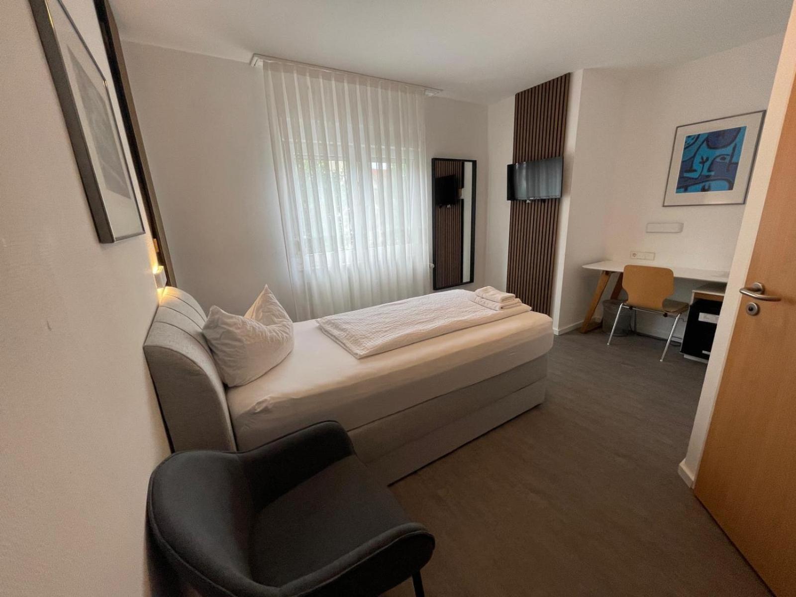 Hotel Loewen Kusterdingen Bagian luar foto